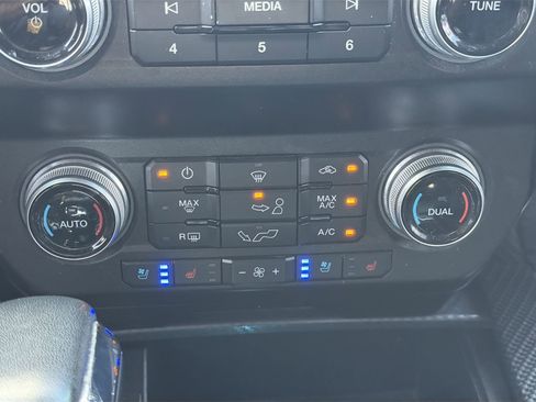Used 2020 Ford F150 Lariat w/ Equipment Group 502A Luxury AWD/4WD image 21