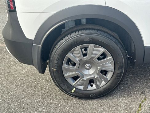 New 2026 Nissan Kicks S image 17