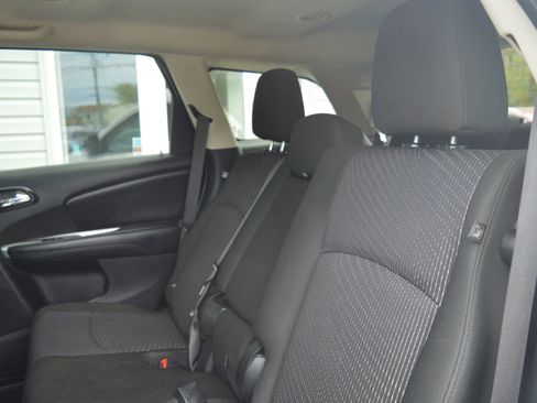 Used 2019 Dodge Journey SE w/ Connectivity Group FWD image 15