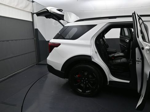 Used 2022 Ford Explorer ST w/ Equipment Group 401A AWD/4WD image 10