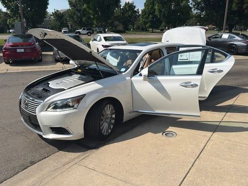 Used 2014 Lexus LS 460 AWD w/ Comfort Package image 10