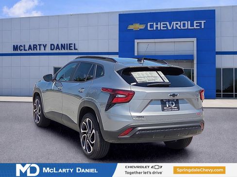 Used 2026 Chevrolet Trax RS w/ Sunroof Package FWD image 4