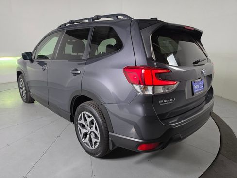 Used 2024 Subaru Forester Premium AWD/4WD image 3