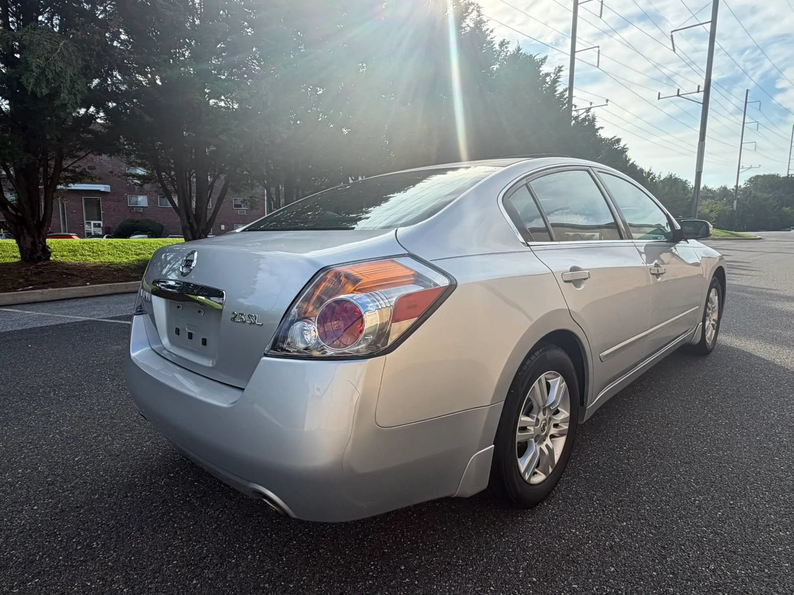 Used 2010 Nissan Altima 2.5 SL w/ SL Pkg FWD image 7