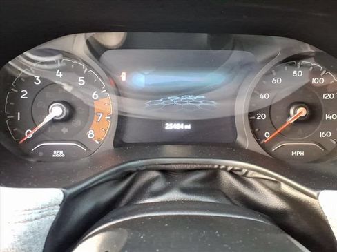 Used 2024 Jeep Compass Latitude w/ Sun and Sound Group AWD/4WD image 39