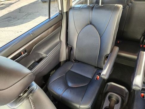 Used 2021 Toyota Highlander Limited image 15
