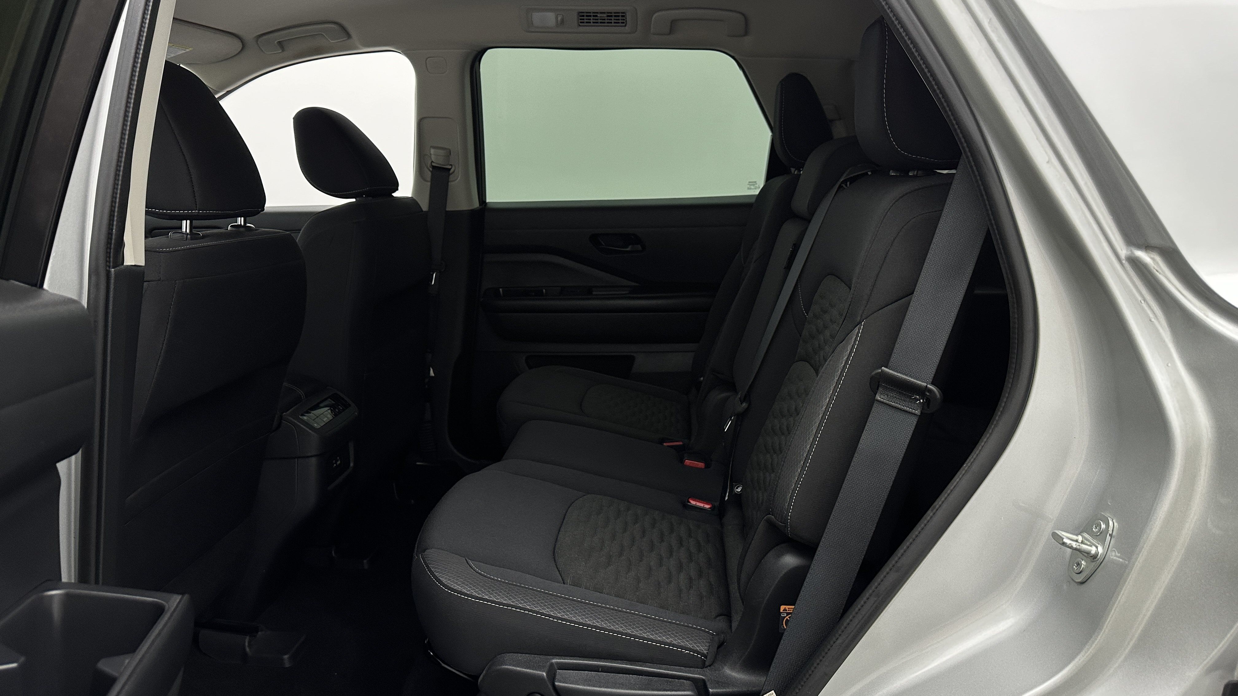 Used 2024 Nissan Pathfinder SV FWD image 25