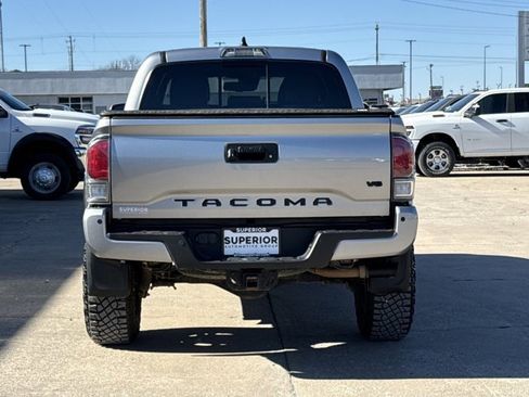 Used 2021 Toyota Tacoma TRD Off-Road image 4
