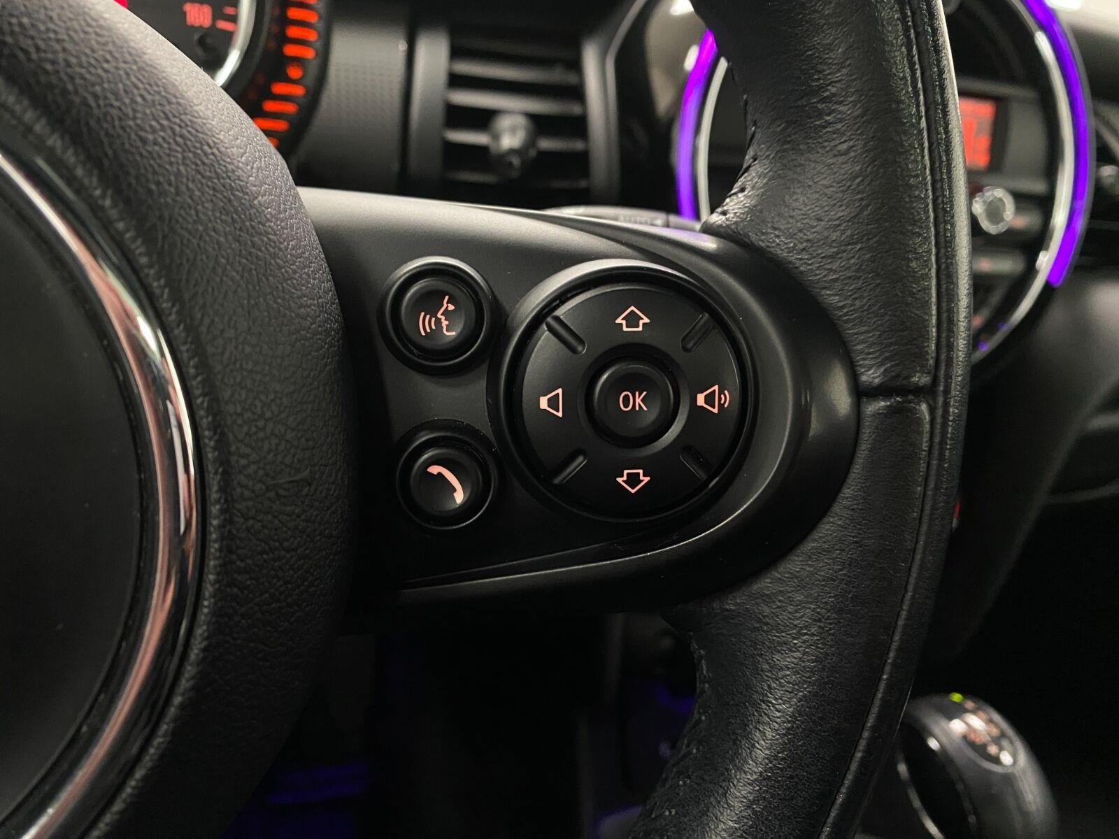Used 2015 MINI Cooper 4-Door Hardtop FWD image 15