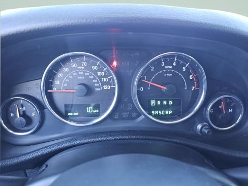 Used 2013 Jeep Wrangler Unlimited Sahara AWD/4WD image 31