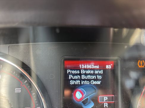 Used 2012 Dodge Charger SE RWD image 6