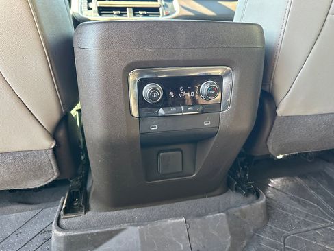Used 2022 Chevrolet Tahoe LT RWD image 23