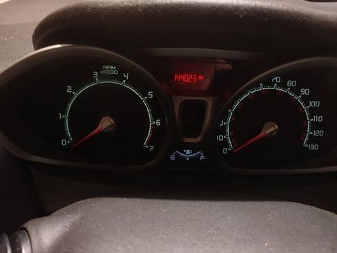 Used 2013 Ford Fiesta Titanium FWD image 17