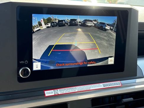 Used 2025 Toyota Tacoma SR5 w/ SR5 Upgrade Package image 10