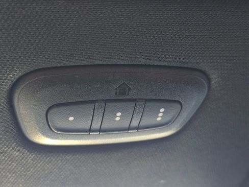 Used 2025 RAM 1500 Laramie image 39