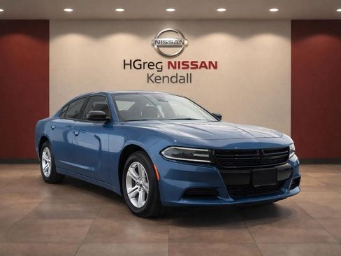 Used 2023 Dodge Charger SXT image 3