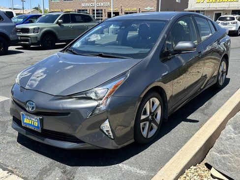 Used 2017 Toyota Prius Two FWD image 7