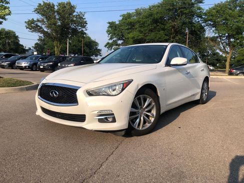 Used 2015 INFINITI Q50 Premium w/ Navigation Package AWD/4WD image 1