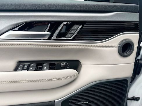 New 2026 Jeep Grand Wagoneer 2WD image 18