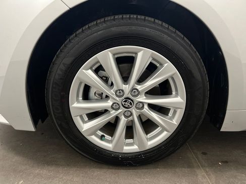 Used 2024 Toyota Corolla XLE FWD image 29