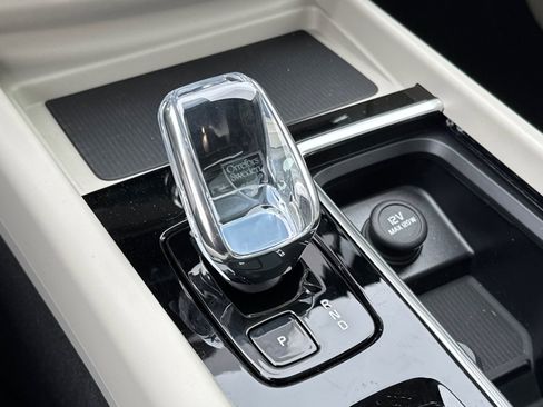 New 2026 Volvo XC60 T8 Ultra w/ Protection Package Premier AWD/4WD image 25