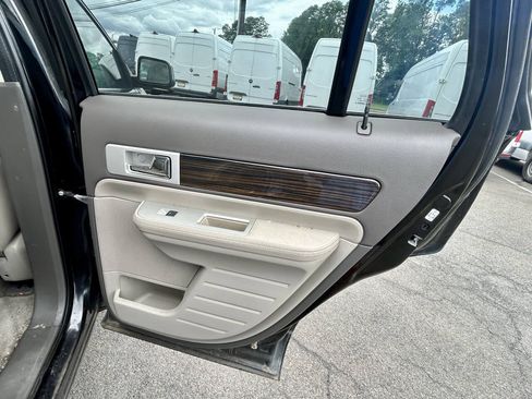 Used 2008 Lincoln MKX AWD image 16