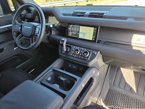 Certified 2023 Land Rover Defender 110 X-Dynamic SE image 18