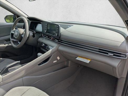 Used 2025 Hyundai Elantra Sport image 22