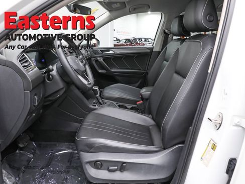Used 2023 Volkswagen Tiguan SE image 14