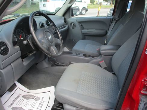 Used 2005 Jeep Liberty Sport AWD/4WD image 11