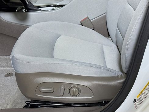 Used 2022 Chevrolet Malibu LT image 16