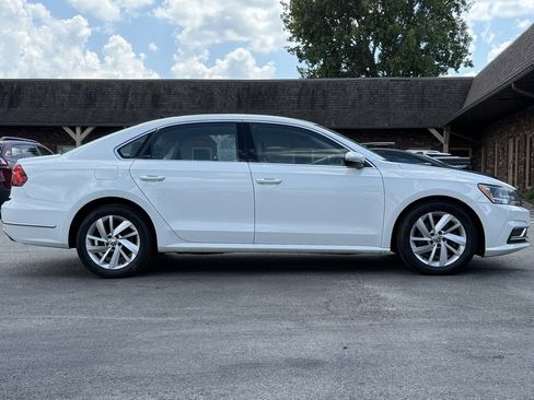 Used 2018 Volkswagen Passat 2.0T SE image 6