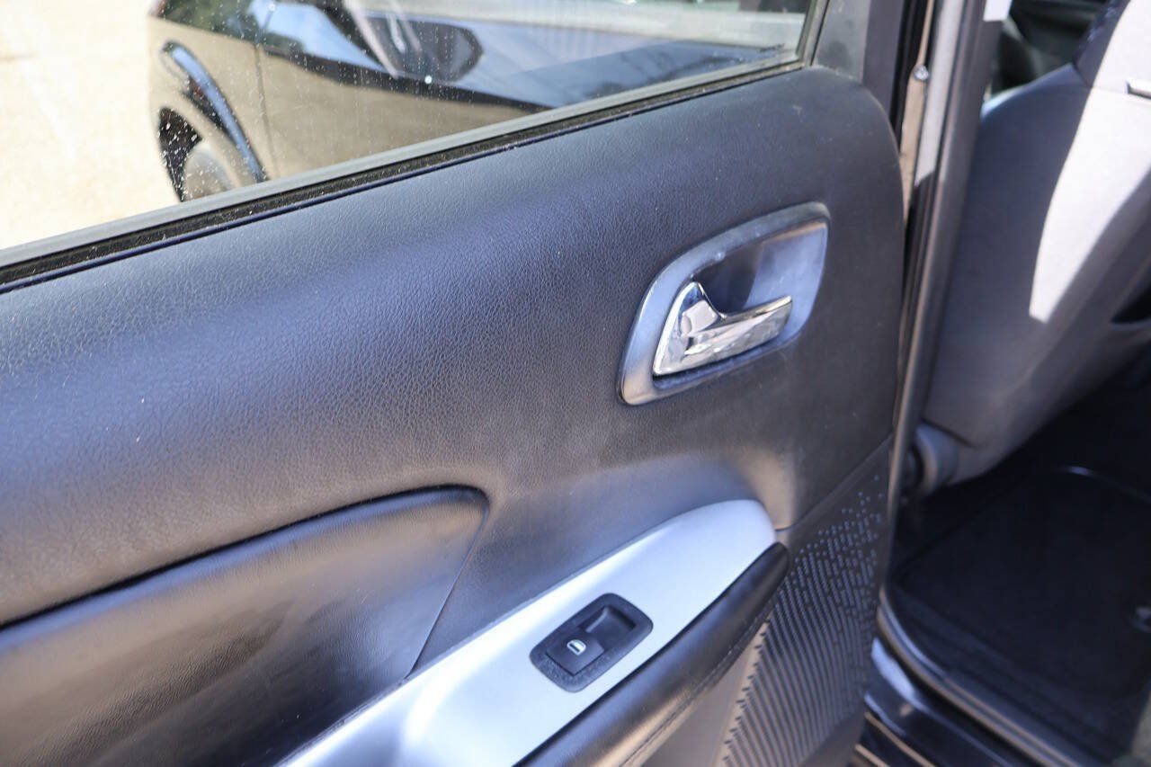 Used 2014 Dodge Journey SXT w/ Flexible Seating Group FWD image 15