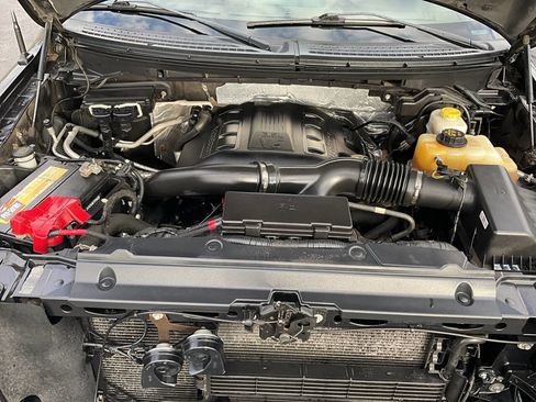 Used 2014 Ford F150 King Ranch w/ King Ranch Luxury Package image 19