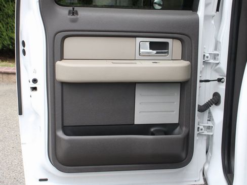 Used 2010 Ford F150 XLT image 31