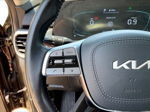 Used 2025 Kia Telluride S FWD image 22