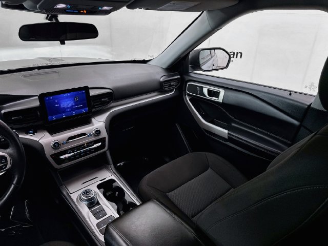 Used 2024 Ford Explorer XLT RWD image 23