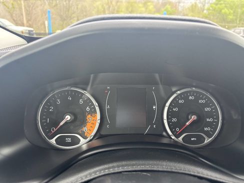 Used 2016 Jeep Renegade Latitude AWD/4WD image 30