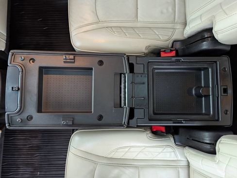 Used 2018 Ford Explorer Platinum AWD/4WD image 40