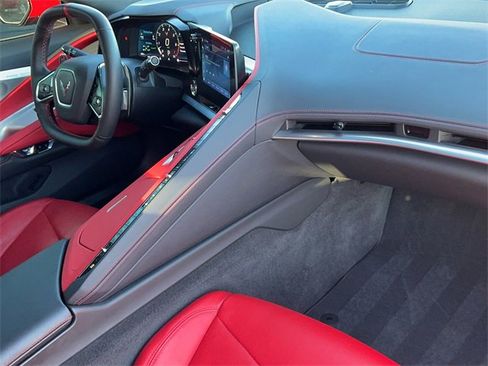 Used 2024 Chevrolet Corvette Stingray Preferred Cpe w/ 2LT image 17