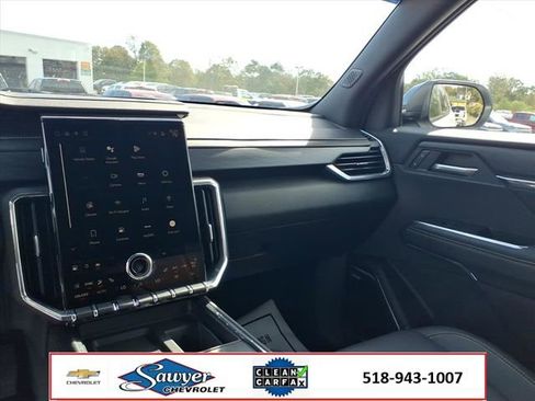 Used 2024 GMC Acadia Elevation image 26