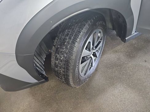 Used 2023 Subaru Outback Premium AWD/4WD image 31