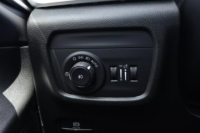 New 2027 Jeep Grand Cherokee Limited RWD image 15