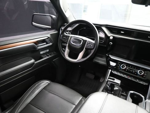 Used 2025 GMC Sierra 1500 Denali w/ Technology Package RWD image 14