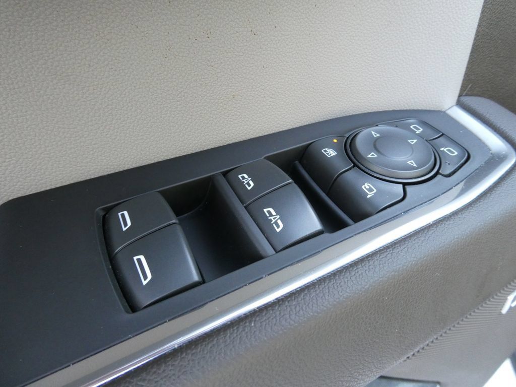 Certified 2022 Chevrolet Silverado 1500 LTZ AWD/4WD image 24