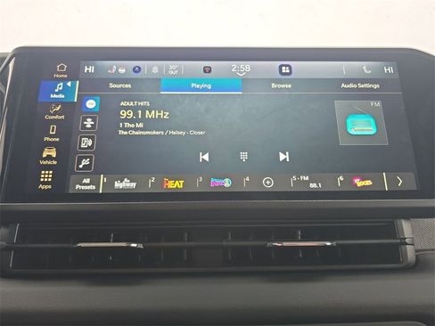 Used 2024 Jeep Wrangler Sahara image 13