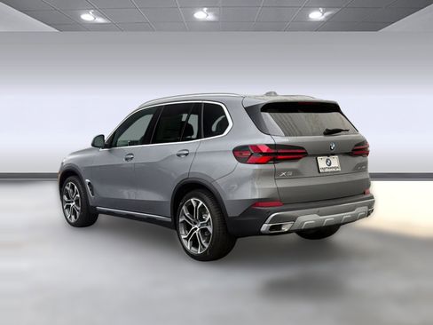 New 2026 BMW X5 xDrive40i image 3
