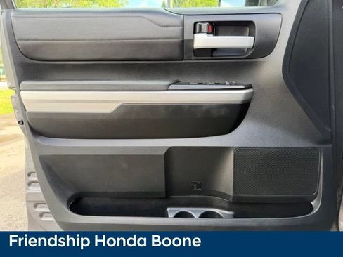 Used 2017 Toyota Tundra Limited w/ Limited Premium Package AWD/4WD image 17