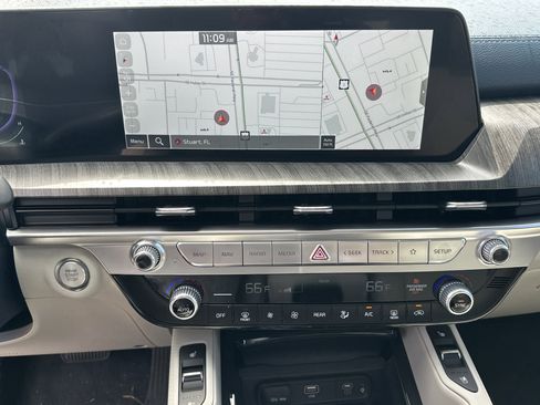 New 2025 Kia Telluride EX w/ EX Captain's Chair Package image 20