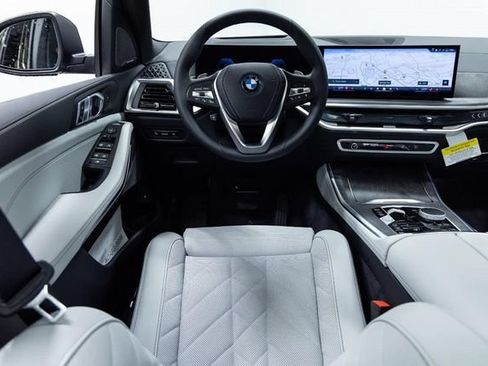 New 2026 BMW X5 xDrive50e w/ Premium Package AWD/4WD image 4